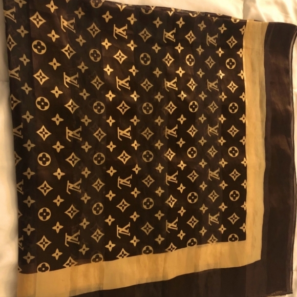 Louis Vuitton Scarf - Picture 2 of 5